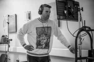 Alex Russell Instagram - ALL NEW SWAT Friday 8/7c

Directed by yours truly! 
😀🎥🎬