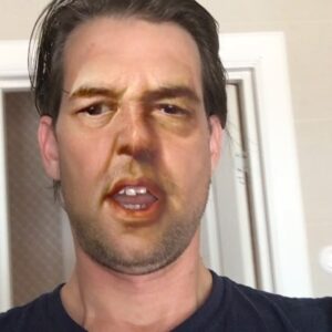 Alex Schulman Instagram - Göran Lindén var ändå före sin tid. Redan 2016 vägrade han ta i hand.