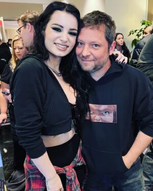 Alex Vincent Instagram - So awesome meeting the amazing @saraya today! #bigeventny