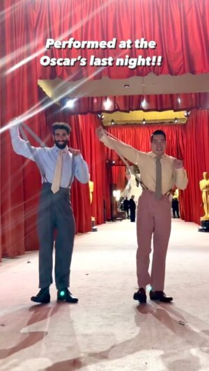 Alex Wong Instagram - Decided to take the dance on the Oscar’s carpet 😝 @billymustapha 
.
.
.
Thank you @nappytabs for the opportunity and @premrakshith_choreographer for the incredible choreography 
#dance #oscars #naatunaatu #tollywood #bollywood #visualarts #performingarts