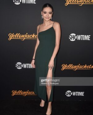 Alexa Barajas Instagram - Yellowjackets premiere last night🐝 Coming to Showtime November 14th!