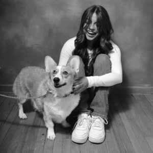 Alexa Sutherland Instagram - avail to dog sit whenever 🫶🏼🐶