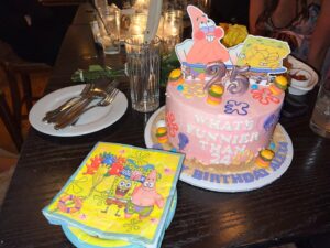 Alexa Sutherland Instagram - have been waiting 25 years for this cake!!! 🎂🎂🎂