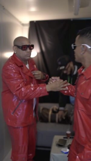 Alexander Delgado Instagram - ¡Milano gracias por tanta gozadera! Los amamos 🫀🇮🇹🔥🫶 ¡Que se repita!!!!

🎥: @iamcumbapr 

#GenteDeZona #GDZ #Demasiado #DemasiadoEuropeTour #Milano