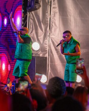Alexander Delgado Instagram - Grazie Roma, vi amo! 🫀🇮🇹🔥🔥🔥 

Que noche súper increíble junto a ustedes 😎

¡Hasta la próxima! 

📸 : @iamcumbapr 

#Demasiado #EuropeTour #GDZ #AlexanderGDZ #Roma #RomeItaly