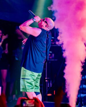 Alexander Delgado Instagram - Grazie Roma, vi amo! 🫀🇮🇹🔥🔥🔥 

Que noche súper increíble junto a ustedes 😎

¡Hasta la próxima! 

📸 : @iamcumbapr 

#Demasiado #EuropeTour #GDZ #AlexanderGDZ #Roma #RomeItaly