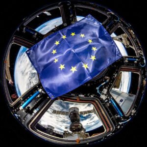 Alexander Gerst Instagram - We need this project for sustainable peace on our home continent and beyond. So we better not take it for granted. #EUelections2019 / Damit auf unserem Heimatkontinent und darüber hinaus auf lange Sicht Frieden herrschen kann, brauchen wir dieses Projekt. Wir sollten es genau deshalb nicht als selbstverständlich gegeben ansehen. #europawahl2019