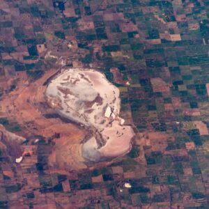Alexander Gerst Instagram - Another fascinating image collection of the great southern land, Australia. European explorers once imagined a gigantic inland sea in the centre of this continent. If they had only seen it from space, or talked to the indigenous... / Eine weitere faszinierende Kollektion von Ausblicken auf Australien. Frühe Europäische Entdecker vermuteten ein riesiges Meer im Inneren dieses Kontinents. Hätten sie ihn doch nur aus dem Weltraum sehen können, oder die Ureinwohner gefragt... @europeanspaceagency-A.Gerst 
#Horizons #archive #Australia #TBT #EarthFromSpace #landscape #ISS #SouthernHemisphere #ExploreFarther #space