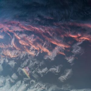 Alexander Gerst Instagram - This is what a sunset on Earth looks like from above. / So sieht ein irdischer Sonnenuntergang aus, von oben gesehen. #Horizons #Archive

@europeanspaceagency - A.Gerst 
#tbt #throwback #sunset #seenfromspace #nature #clouds #ISS #Earth