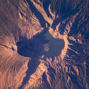 Alexander Gerst Instagram - These photos make it pretty obvious, what volcanoes are capable of. Do you recognise them? Thanks to @astro_ricky for snapping some of them during my Horizons mission. / Diese Fotos zeigen sehr deutlich, wozu Vulkane im Stande sind. Wer erkennt, um welche es sich handelt? Danke an Ricky Arnold dass du die Fotos während #Horizons aufgenommen hast. #archive

@nasa - R.Arnold 
#ISS #InternationalSpaceStation #Geology #Volcanoes #EarthFromSpace #EarthViews #ESA