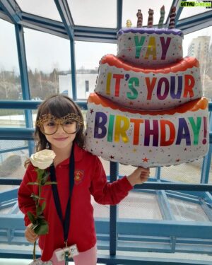 Alexander Kadiev Instagram - Честит РД на Катинката! 🥳 Да ни е щастлива и весела! И мнооогооо здрава! ♥️🚀🫶 Обичаме я неистиво.