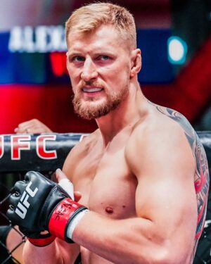 Alexander Volkov Instagram - Нет соперника, сильнее самого себя.

Преодолев его - победишь любого. 

Вопрос только в том, как далеко ты готов зайти для этого.
