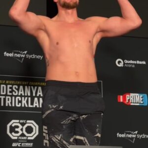 Alexander Volkov Instagram - ✊@Volkov_Alex прошел процедуру взвешивания - 119,27 кг

#UFC293