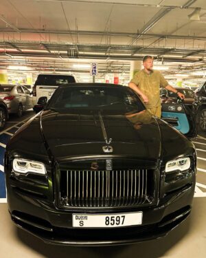 Alexander Volkov Instagram - Сегодня так, завтра красный пикап трак. 

Открываю курсы по личностному росту и успешному успеху. Расскажу как притягивать финансы, разматывать конкурентов и снимать тачки в @trinity_rental.