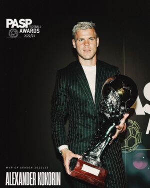 Alexandr Kokorin Instagram - ⚡️ALEXANDER KOKORIN – MVP OF THE SEASON 💥

Ο επιθετικός μας παρέλαβε το βραβείο από τον ΠΑΣΠ για αυτή τη φανταστική σεζόν! 13 γκολ, 6 ασίστ και τη αμέτρητη αγάπη των φίλων του Άρη 🙌

Θερμά συγχαρητήρια. Πάμε Σάσια! 💚

Our forward has received the award by @paspcyprus for this outstanding season! 13 goals, 6 assists, and unconditional love of ARIS fans 🙌

Big congratulations 💚 Pame Sasha! 

#ArisLimassol #WeAreAris