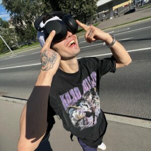 Alexandr Smirnov Instagram - Only Good Vibes 🪰