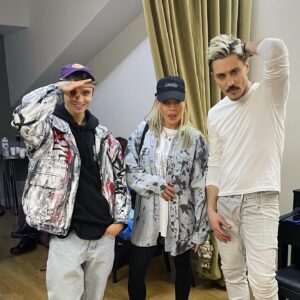Alexandr Smirnov Instagram - OVERHEAVEN CELEBRITY✨

Пишите в комментах, как нам назвать совместный альбик 😋🤙🏼💞