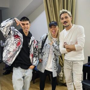 Alexandr Smirnov Instagram - OVERHEAVEN CELEBRITY✨

Пишите в комментах, как нам назвать совместный альбик 😋🤙🏼💞