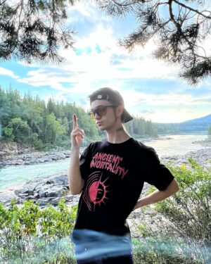 Alexandr Smirnov Instagram - Пришел в 🌲, забрал 🐠 - и вернулся к деньгам 
Не зевай на меня, парень, возвращайся к деньгам