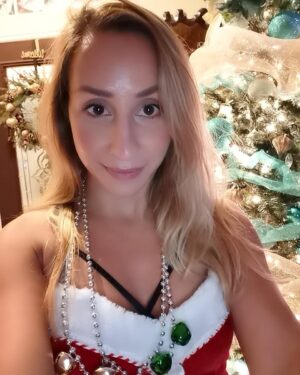 Alexandra Barrulas Instagram - Merry Christmas everyone! 🎄🎅