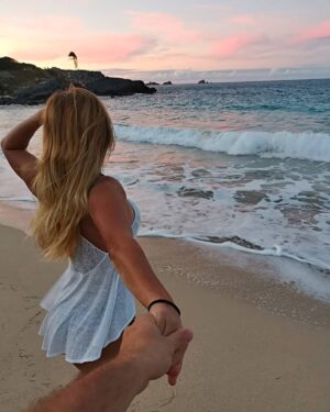 Alexandra Barrulas Instagram - Take my hand, take my whole life too... 💕 @napolegion

#SaintBarths #saintbarthelemy #happy #Paradise #Moments