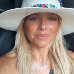 Alexandra Figueiredo Instagram - Sou a doce e delicada para quem me trata bem e a impulsiva e fria para quem me desrespeita!