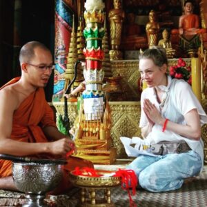 Alexandra Holden Instagram - Just over a year ago, I was in Cambodia — can’t wait for the world to open up again.  Blessings to everyone ❤️ #tbt #silkisland #mekong #monk #universalfriendship