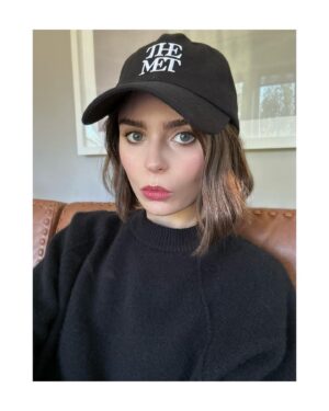 Alexandra Krosney Instagram - I’m a big Mets fan #sports! #sportygal #sportgoth #notliketheothergirls