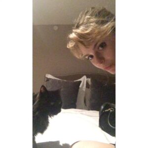 Alexandra Krosney Instagram - You were enigmatic, aggressively affectionate, elusive, beautiful, loving and surprisingly sweet. We were lucky to have 17 weird years with you, Lolita. If there’s a heaven for cats, I hope it has a big bed for you to hide under. You were by far the strangest woman I’ve ever been in a relationship with.