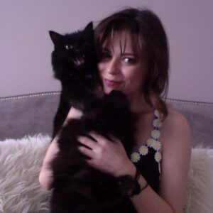 Alexandra Krosney Instagram - You were enigmatic, aggressively affectionate, elusive, beautiful, loving and surprisingly sweet. We were lucky to have 17 weird years with you, Lolita. If there’s a heaven for cats, I hope it has a big bed for you to hide under. You were by far the strangest woman I’ve ever been in a relationship with.