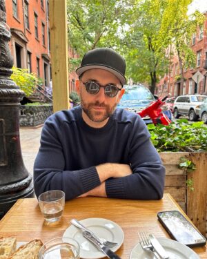 Alexandra Krosney Instagram - “By the way, that's a cute hat” - Bob Dylan and hat enthusiasts everywhere.