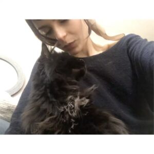 Alexandra Krosney Instagram - You were enigmatic, aggressively affectionate, elusive, beautiful, loving and surprisingly sweet. We were lucky to have 17 weird years with you, Lolita. If there’s a heaven for cats, I hope it has a big bed for you to hide under. You were by far the strangest woman I’ve ever been in a relationship with.