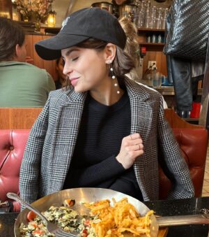 Alexandra Krosney Instagram - The quiet luxury of eating an egg white omelette indoors.