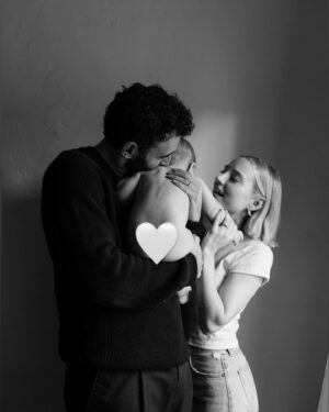 Alexandra Kyle Instagram - it’s a bummer i don’t share my baby’s face or bottom because @ashleyrandallphoto took the BEST photos of our lil family and we don’t deserve her!!!