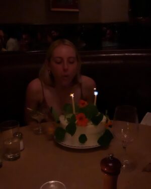 Alexandra Kyle Instagram - i’m thirrrty fiiiiiive