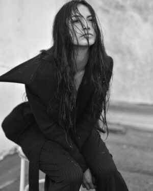Alexandra Masangkay Instagram - Juro que no me ha pillado la lluvia.

📸 @schultzphotographe