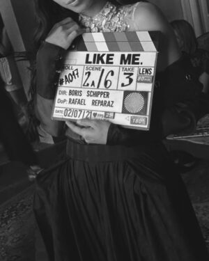 Alexandra Masangkay Instagram - ✨Vuelta al sol ✨

@like_me_movie 

📸 @laura_katalan y @carloscastropinos