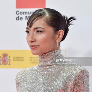 Alexandra Masangkay Instagram - Gracias por una noche tan emotiva @premiosforque 💎
Qué maravilla de cine español. ¡Larga vida! 

Esta noche no hubiera sido posible sin mi dreamteam @alteregotalenthouse 
@didigolden @hawaibombai__  @jose_polo  Al mejor compi de vida @javiertaboada_ 
A mi querido 💄 @mr.davidlopez y todo el team
@chanel.beauty ✨ @anotherartistsagency @iciarcastrorial @adolfolrc 
👗 @koahari.spain 
@fabracomunicacion 

Gracias por los retratos @juannaharrogimenez 💥