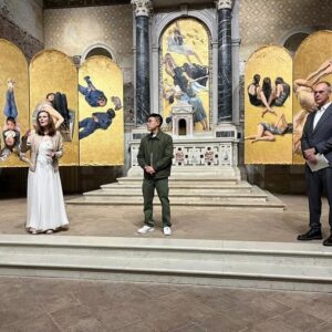 Alexandra Munroe Instagram - Opening night! 

#yuhong #anotheronebitesthedust #guggenheim #lissongallery #venicebiennale2024