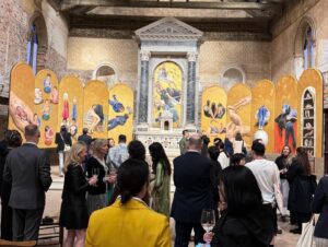 Alexandra Munroe Instagram - Opening night! 

#yuhong #anotheronebitesthedust #guggenheim #lissongallery #venicebiennale2024