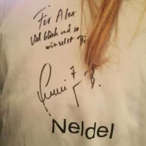 Alexandra Neldel Instagram - Danke! #Euro2016 #GERUKR #wirwerdeneuropameister @dfb_team @bastianschweinsteiger