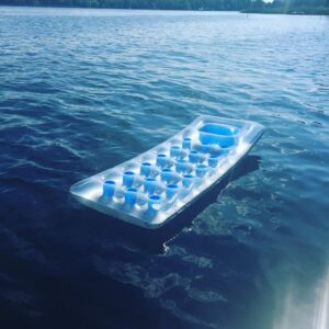 Alexandra Neldel Instagram - Happy Weekend...☀️wer braucht schon das Meer..😉wir haben den #wannsee #summer #luftmatratze #theplacetobe