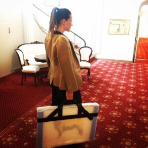 Alexandra Neldel Instagram - Art to go... #xoooox @circleculturegallery @steigenbergerhotels #düsseldorf