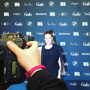 Alexandra Neldel Instagram - Es geht wieder los...@berlinale vielen Dank für die Einladung @ufafiction und @gala_magazin und für die sichere Fahrt @bmw