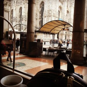 Alexandra Neldel Instagram - Ciao Milano ☕️ #fw16  #fashionweekmilan @aignermunich #mfw