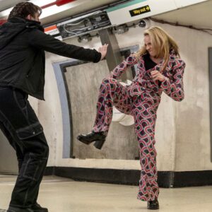 Alexandra Roach Instagram - When Villanelle kicked me off the platform at Bank 🚉 We closed the station for the weekend to film this scene in @killingeve so it was safe for me to lay on the tracks 🥴🐭 

Fun few days at work with @jodiemcomer - even if I had to stand next to you in a superdry coat whilst you rocked that amazing suit.

#killingeve #killingevefans #superdrytillidie
