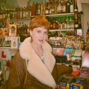 Alexandra Roach Instagram - Right, I’m popping down the shop. What do you fancy? 

📸 @sarah__donny