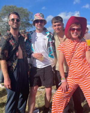 Alexandra Roach Instagram - There really is no place like it, is there?! 🥹 It was the best one yet…what a weekend - with the very best people. Thank you @glastofest - watching it all back on tv now. 🫶Thank you for this cute piccy @denissulta 😍 #glastonburyfestival #glastonbury #glasto