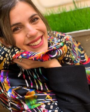 Alexandra Tavoulari Instagram - Giveaway❗️❗️ ΕΛΗΞΕ 

Εγώ το φόρεσα και ξετρελάθηκα κυρίως με την υφή του και τα χρώματα του! Και επειδή χρειαζόμαστε πολύ χρώμα αυτές τις δύσκολες μέρες.. αποφασίσαμε με την @betandmalfie να χαρίσουμε σε μία-έναν τυχερή-ό ένα μοναδικό μεταξωτό φουλάρι! 

Πάρε μέρος στην κλήρωση ακολουθώντας τα γνωστά βήματα: 

👉🏼follow @betandmalfie 
👉🏼like στην φώτο 
👉🏼tag 3 φίλες

Ο διαγωνισμός λήγει 25/11.
Όσο περισσότερες συμμετοχές τόσο περισσότερες πιθανότητες! 😉
Good luck ladies and gents...

#giveaway #silk #silkscraves #betandmalfie #follow #tag #comment