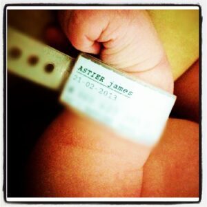 Alexandre Astier Instagram - 5th kid on the block…